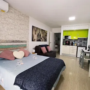 apartamento-con-piscina-a-2-minutos-de-la-playa.topcostabravahotels.com/