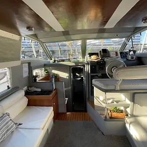 the-floating-home.catalonia-hotels.com/